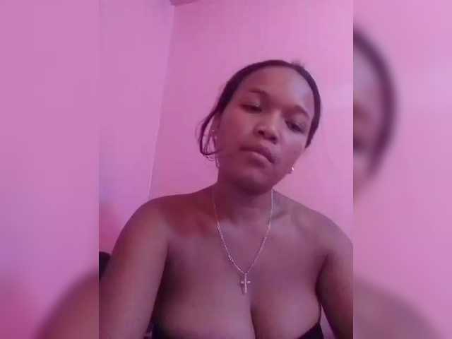 Vaninah's BongaCams show and profile