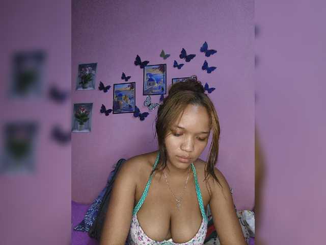 Vaninah live cam on BongaCams