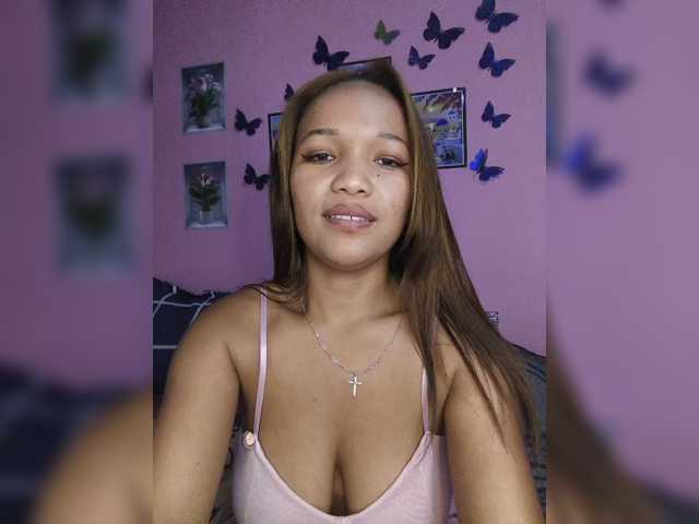 Vaninah live cam on BongaCams