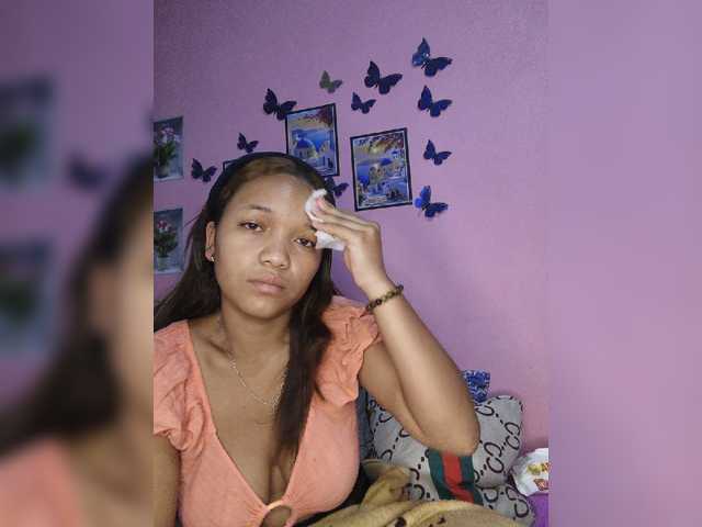 Vaninah live cam on BongaCams