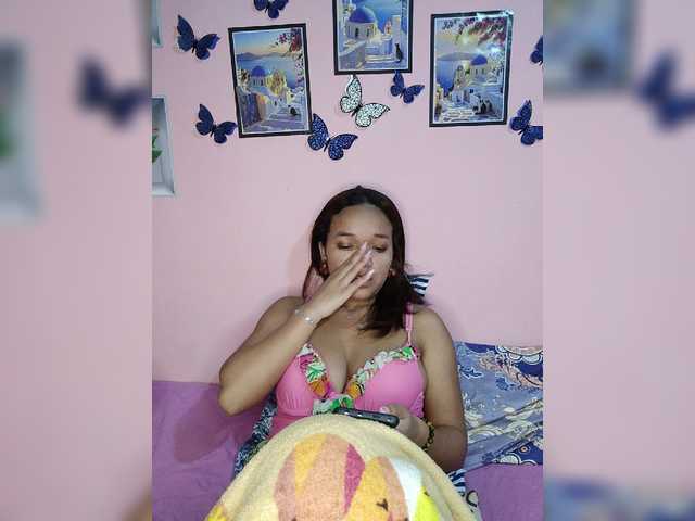 Vaninah live cam on BongaCams