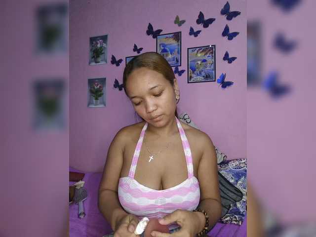 Vaninah live cam on BongaCams