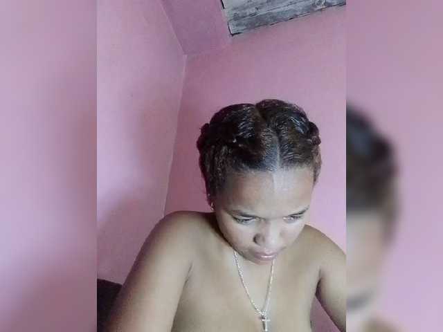Vaninah live cam on BongaCams