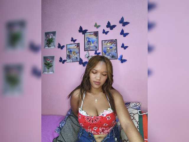 Vaninah live cam on BongaCams