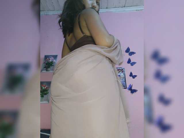 Valentina22 — live female cam