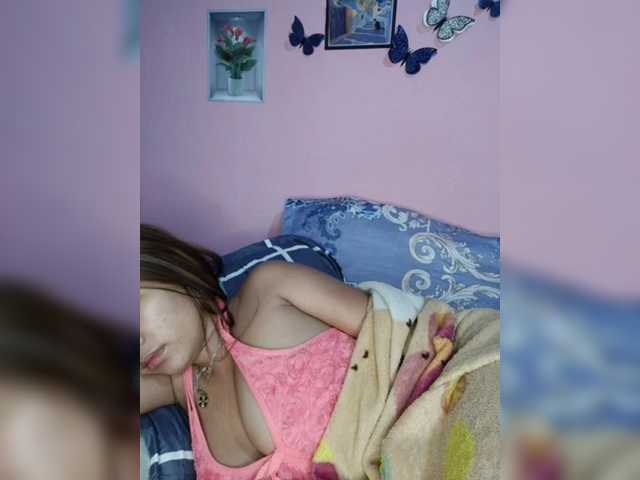 Vaninah live cam on BongaCams