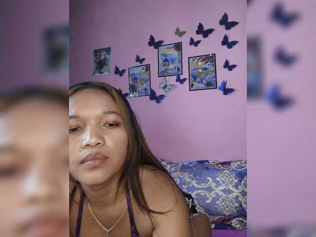 Vaninah live cam on BongaCams