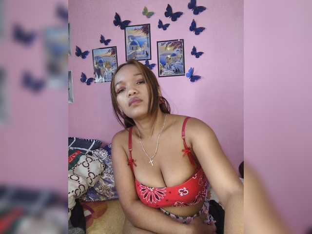 Vaninah live cam on BongaCams