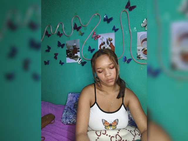 Vaninah live cam on BongaCams
