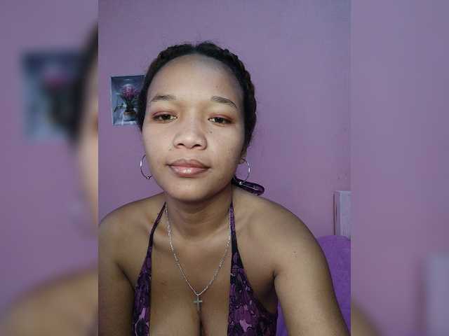 Vaninah live cam on BongaCams