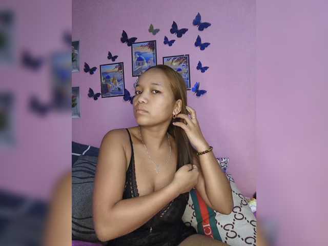 Vaninah live cam on BongaCams