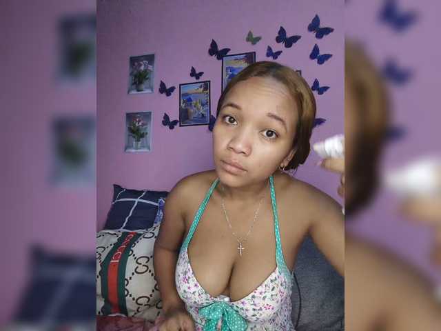 Vaninah live cam on BongaCams