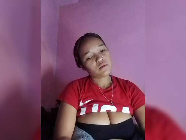 Vaninah live cam on BongaCams