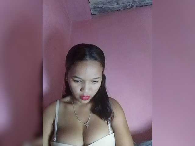 Vaninah live cam on BongaCams
