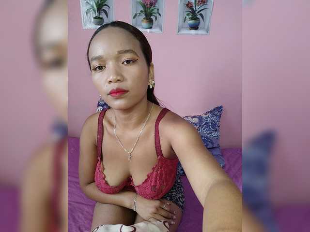 Vaninah live cam on BongaCams