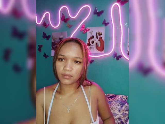 Vaninah live cam on BongaCams