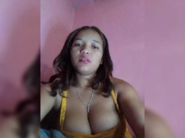 Vaninah live cam on BongaCams