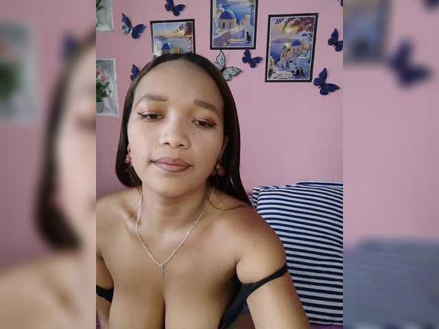 Vaninah live cam on BongaCams