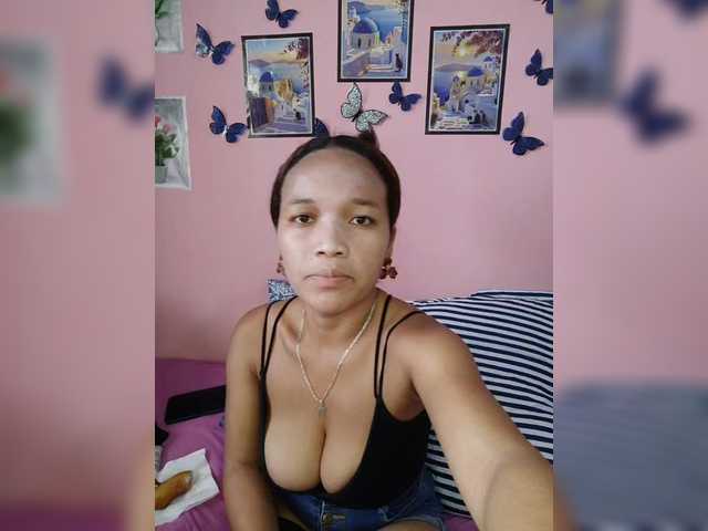 Vaninah live cam on BongaCams