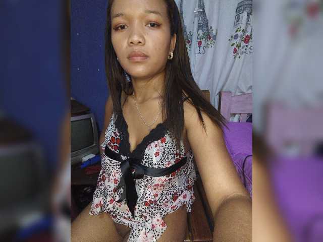 Vaninah live cam on BongaCams