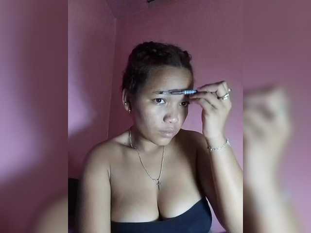 Vaninah live cam on BongaCams