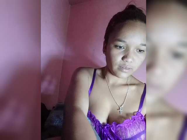 Vaninah live cam on BongaCams