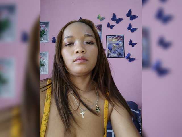 Vaninah live cam on BongaCams
