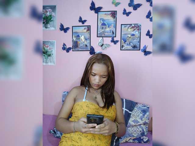 Vaninah live cam on BongaCams