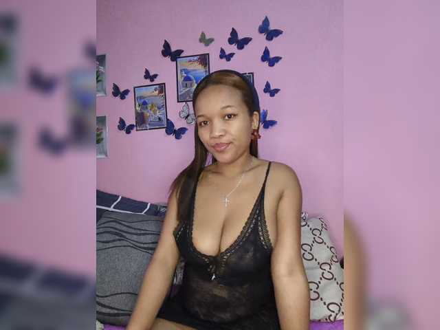 Vaninah live cam on BongaCams