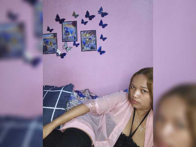 Vaninah live cam on BongaCams