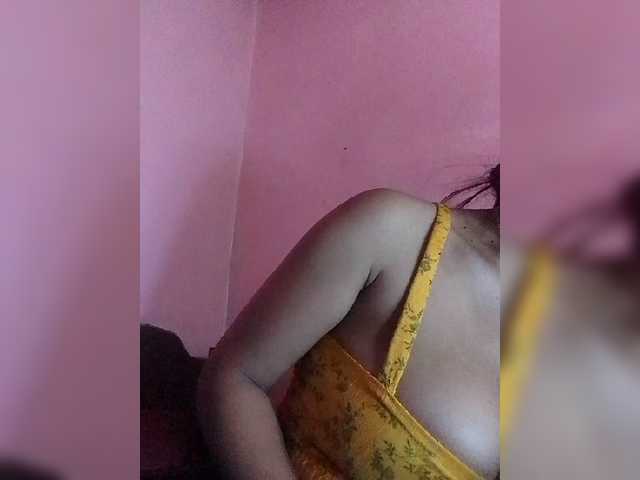 Vaninah live cam on BongaCams