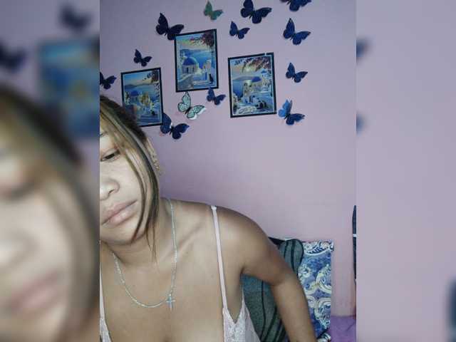Vaninah live cam on BongaCams