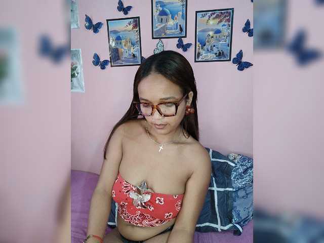 Vaninah live cam on BongaCams