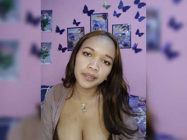 Vaninah live cam on BongaCams