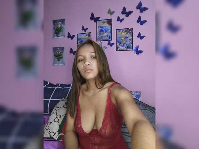 Vaninah live cam on BongaCams