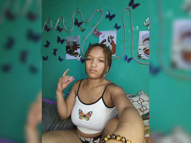 Vaninah live cam on BongaCams