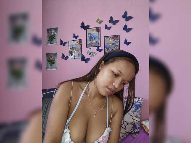 Vaninah live cam on BongaCams