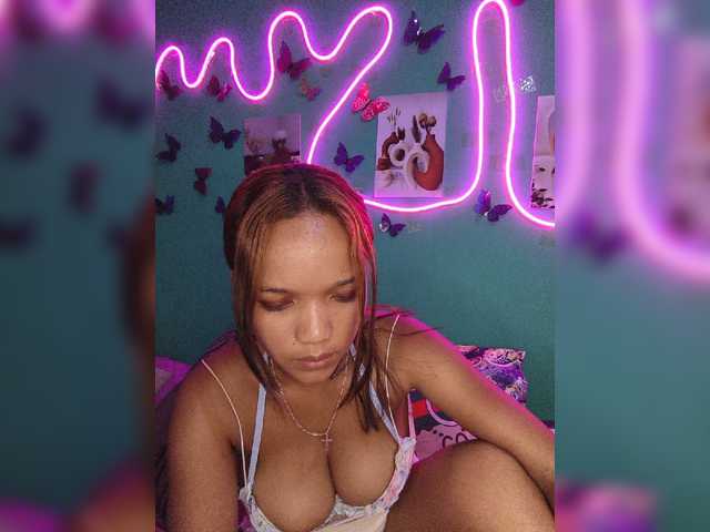 Vaninah live cam on BongaCams