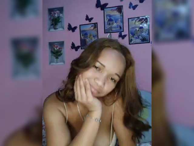 Vaninah live cam on BongaCams