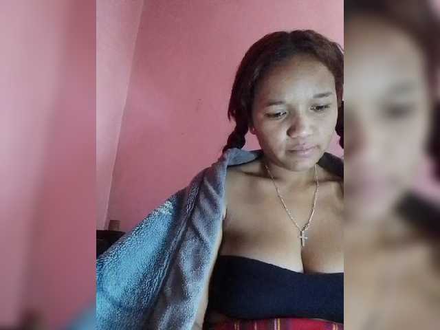 Vaninah live cam on BongaCams