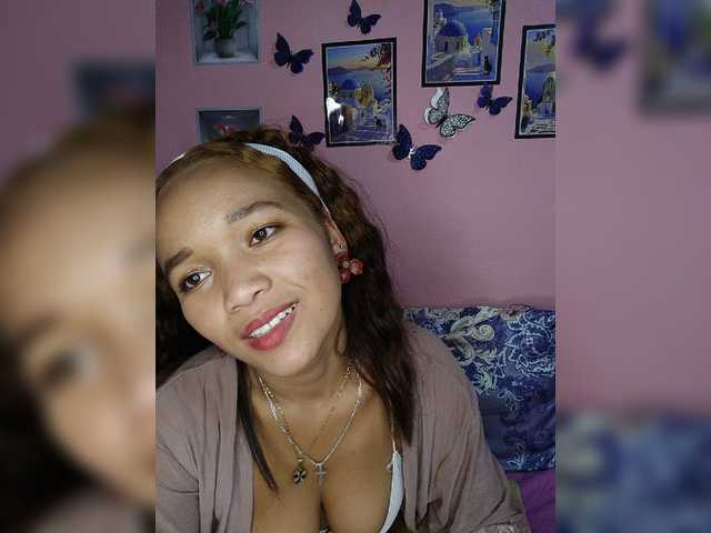 Vaninah live cam on BongaCams