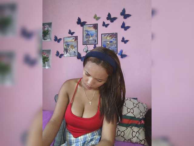 Vaninah live cam on BongaCams