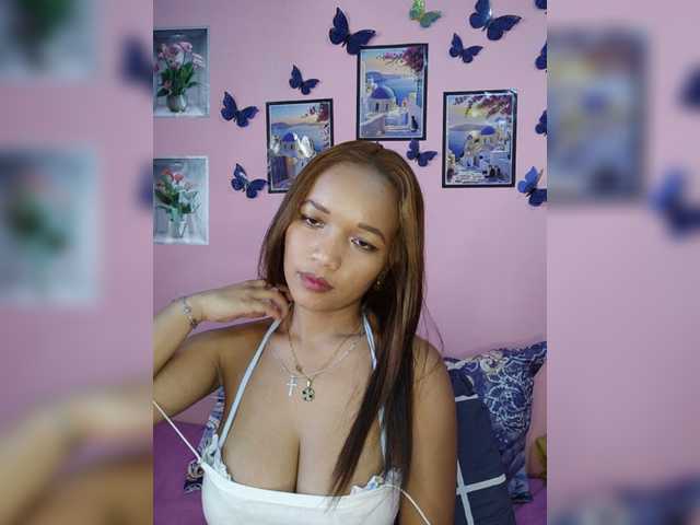 Vaninah live cam on BongaCams