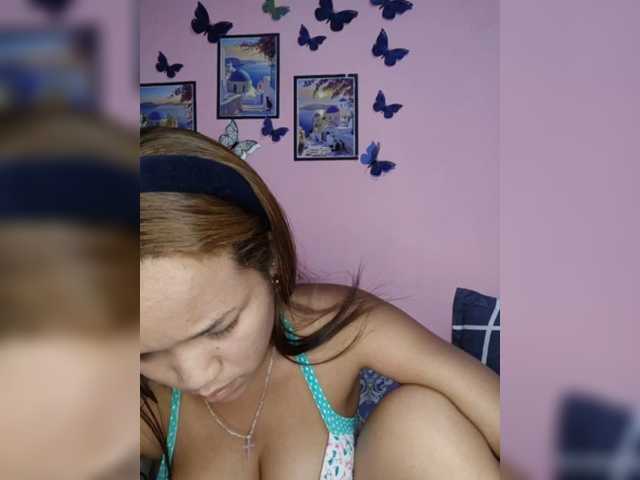 Vaninah live cam on BongaCams