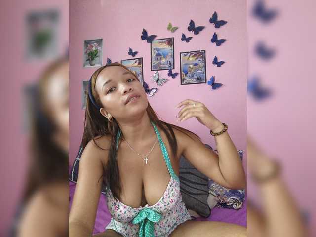 Vaninah live cam on BongaCams