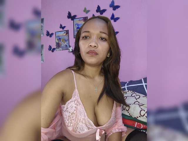 Vaninah live cam on BongaCams