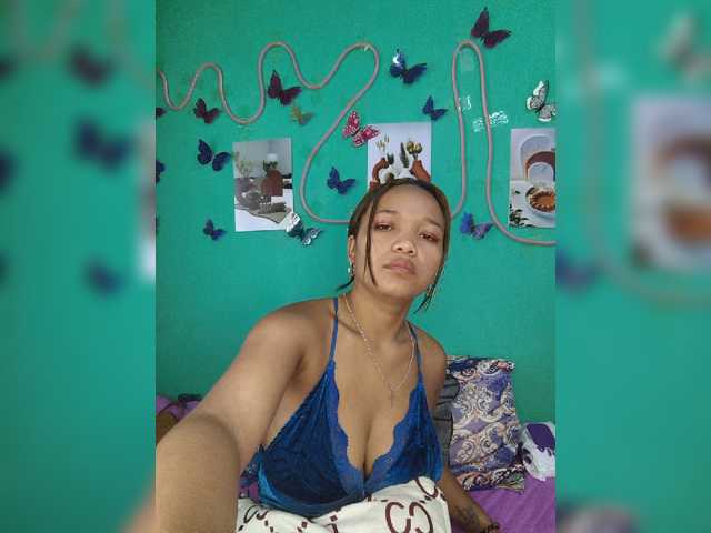 Vaninah live cam on BongaCams