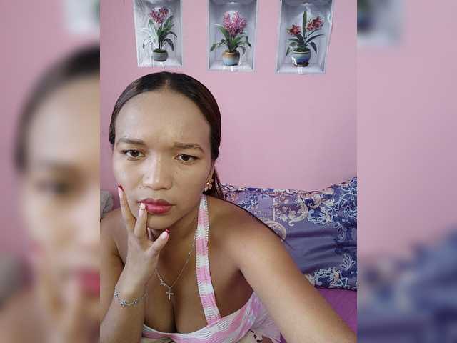 Vaninah live cam on BongaCams