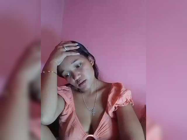 Vaninah's BongaCams show and profile