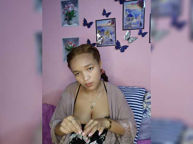 Vaninah live cam on BongaCams